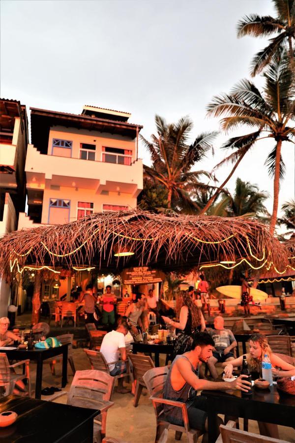 Main Reef Guest House Hikkaduwa Exterior photo